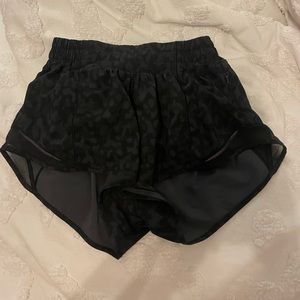 Lululemon leopard camo hotty hots